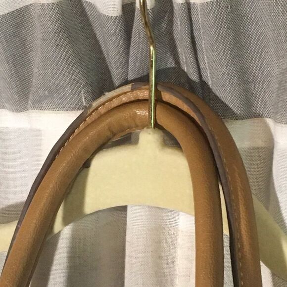 Liz. Claiborne purse 2 tone cream and tan - Picture 5 of 5